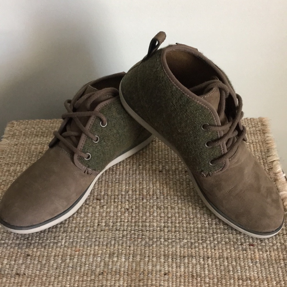 Merrell, lace up sport shoes 👞, clean, new